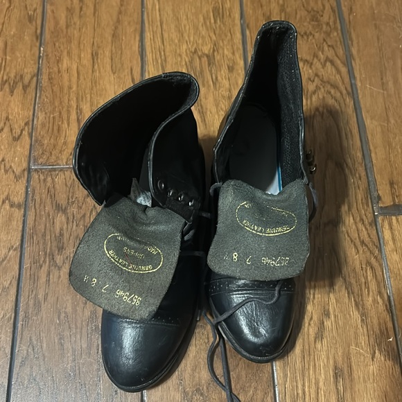 Leather Lace Up Boots.     7-8 M - Picture 3 of 6
